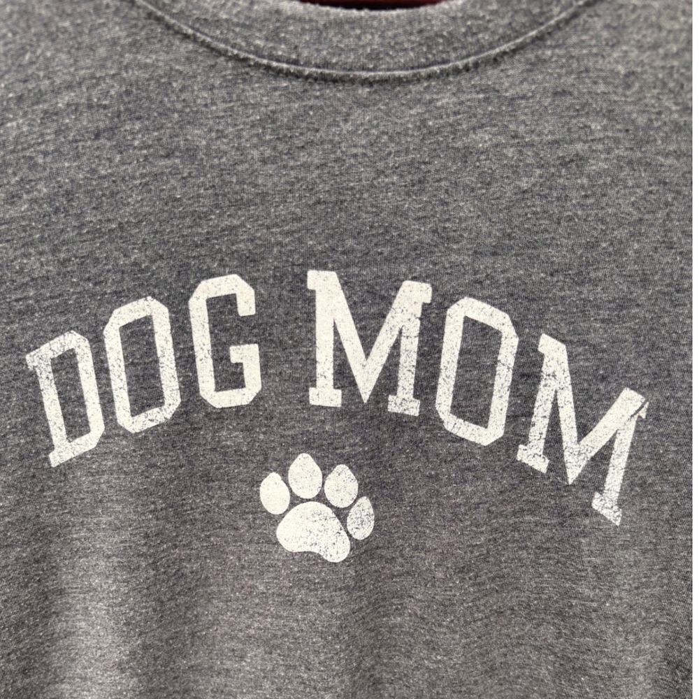 Modern Lux Dog Mom‎ Graphic T-Shirt Womens Medium Gray Excellent Paw Print Tee - Picture 2 of 7